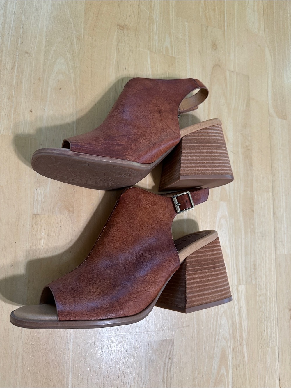 Korks Tan Brown Leather Peep-Toe Slingback Wedges - Picture 11 of 15